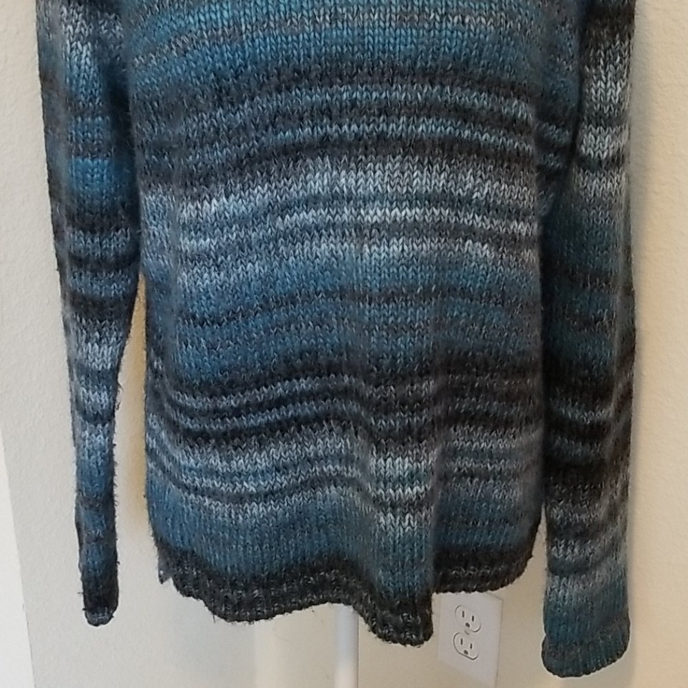 Kenar Back Button Pullover Sweater - image 4